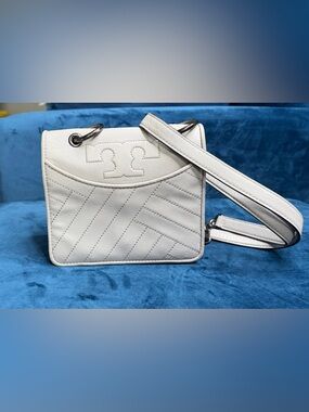 Tory Burch Alexa Quilted Mini Gray Leather Shoulder Bag Chain Strap